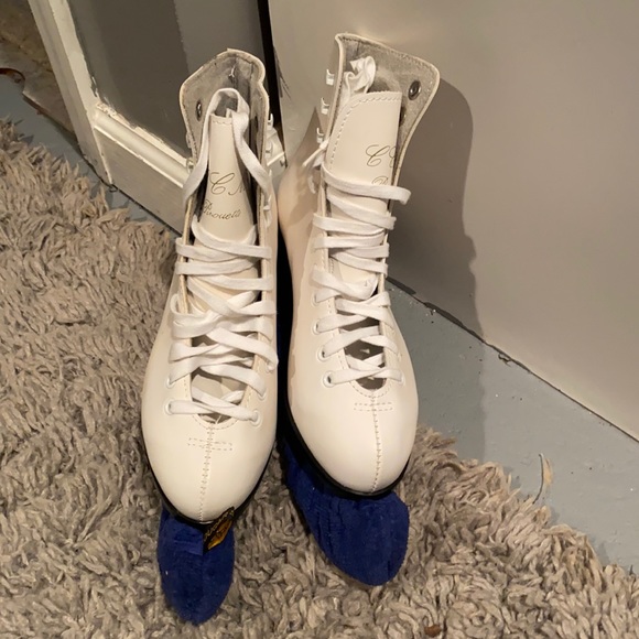 Shoes - Ice skates